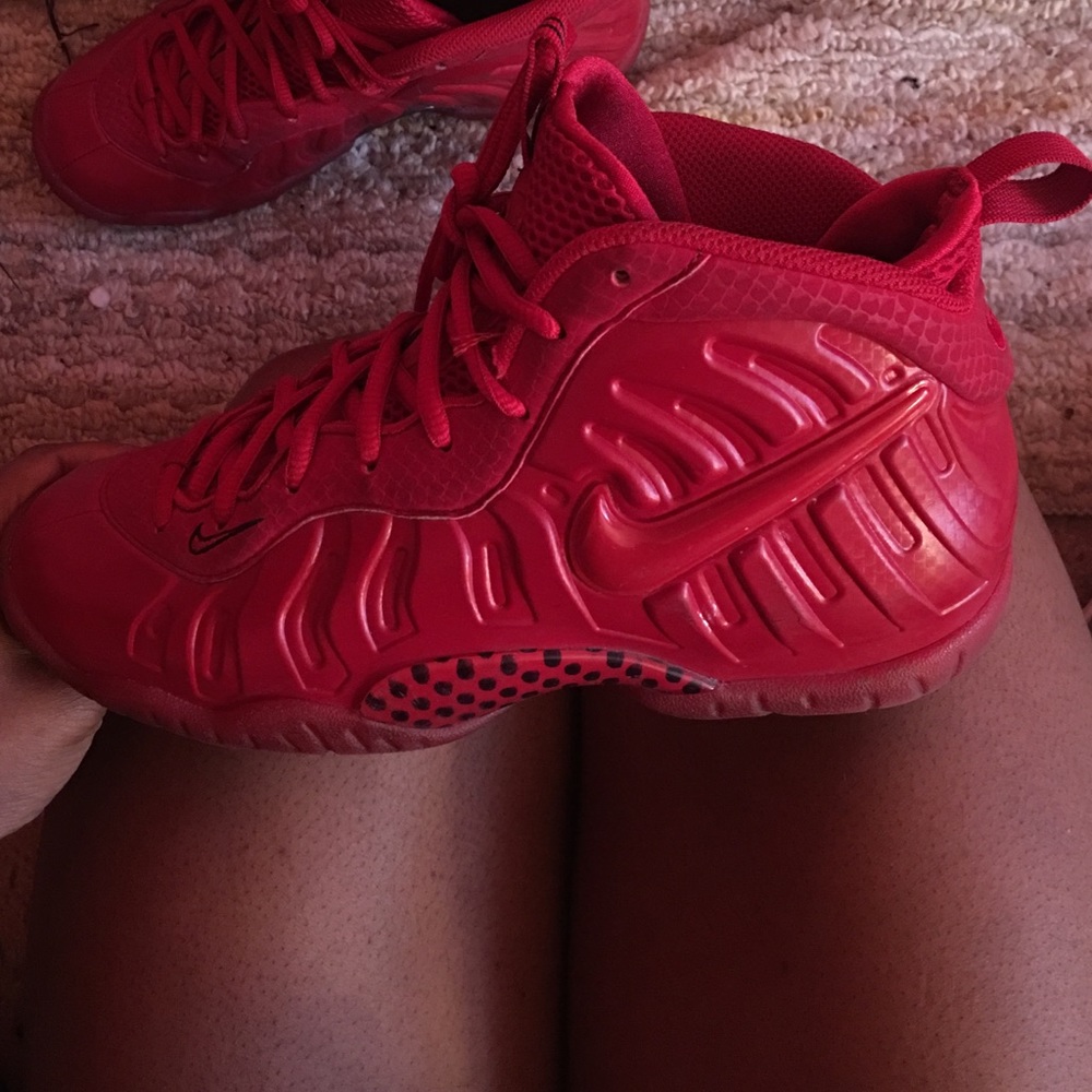 'Red October' foamposite Size: 6y