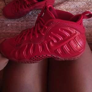 'Red October' foamposite Size: 6y