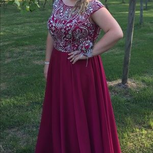 Sherri Hill '16 prom dress. Beautiful wine color.