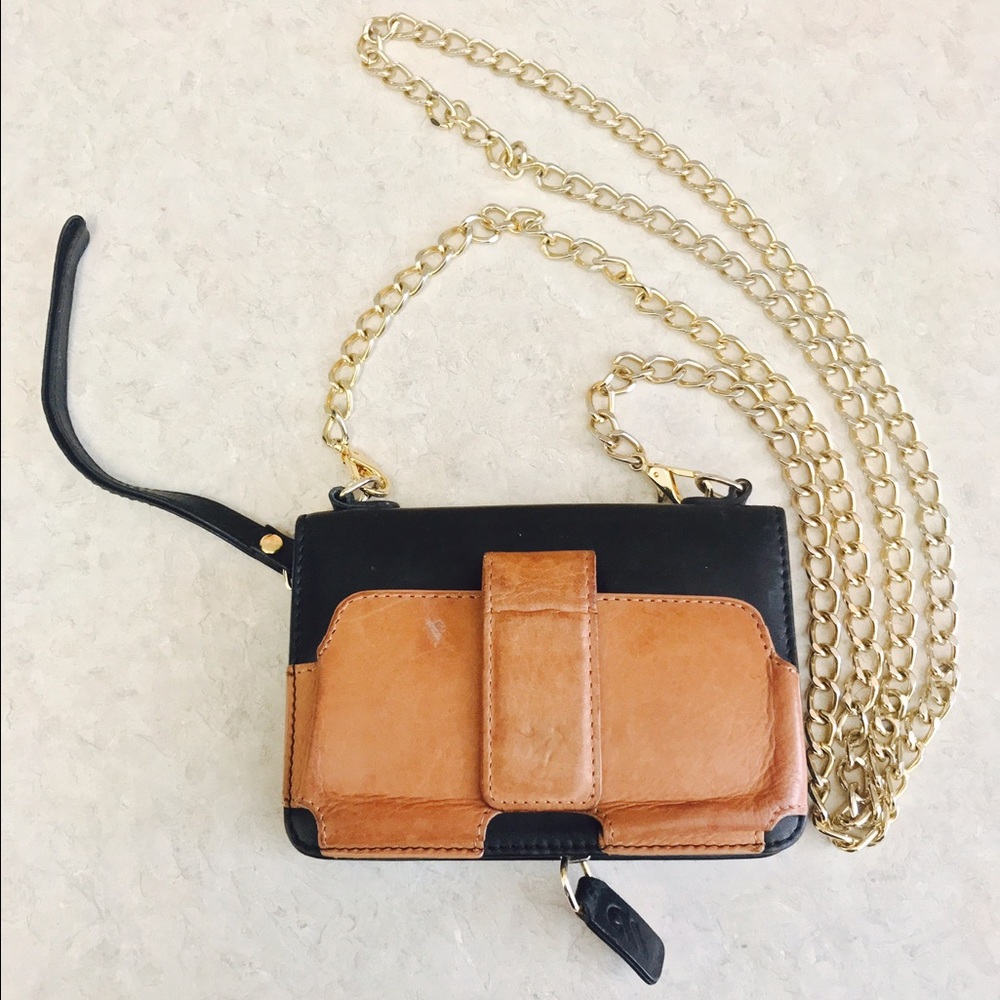 Black and brown cross body✨