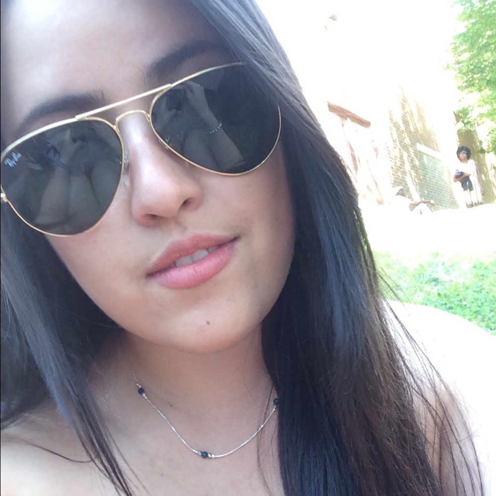 Meet your Posher, Nicole