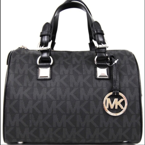 MICHAEL Michael Kors Handbags - 🖤 Michael Kors Black Grayson Medium Handbag 🖤