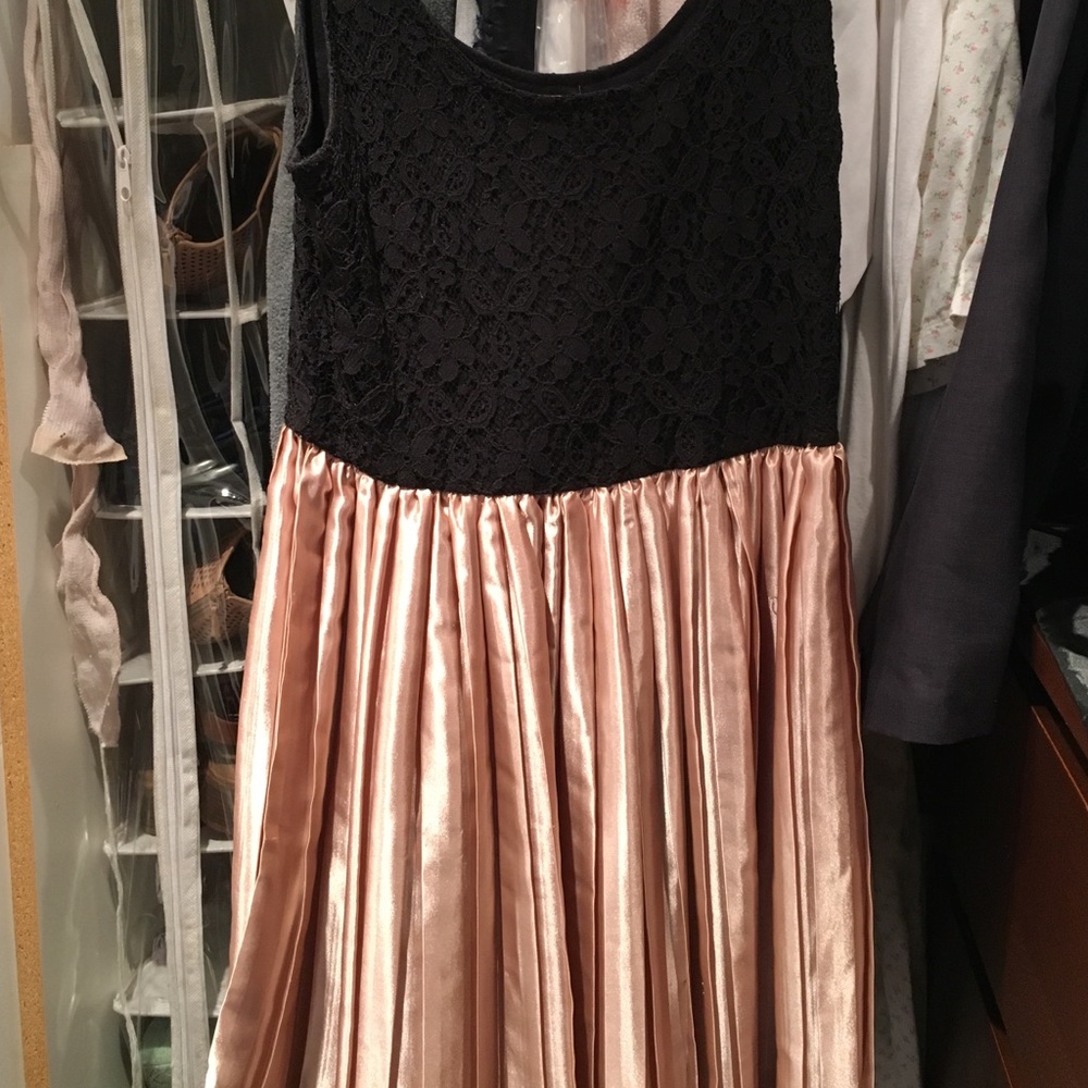 Beautiful black lace party dress Delias