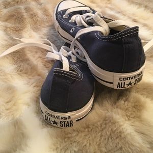 Navy blue converse
