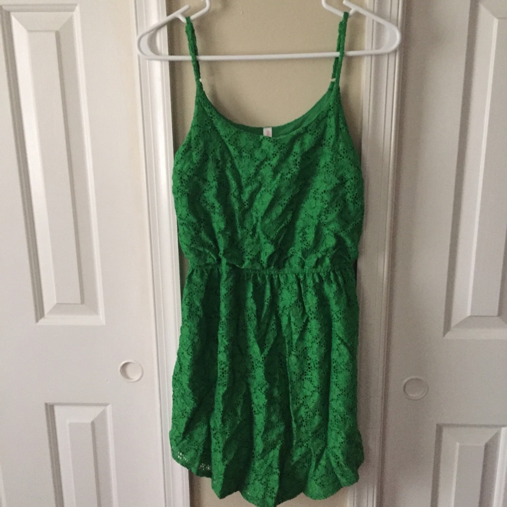 Green Lace Spaghetti Strap Dress