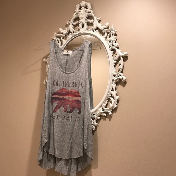 threads studio Tops - 🚨SALE California Republic tank Sz:S