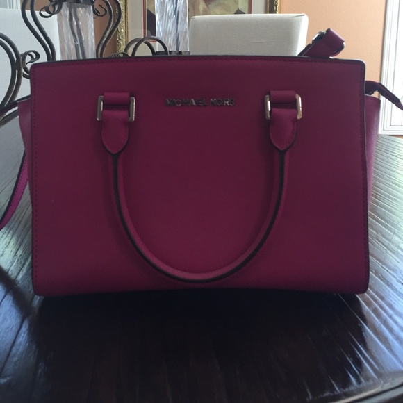 Michael Kors Fusia Purse - Picture 1 of 4