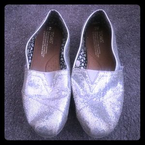 Silver glitter toms