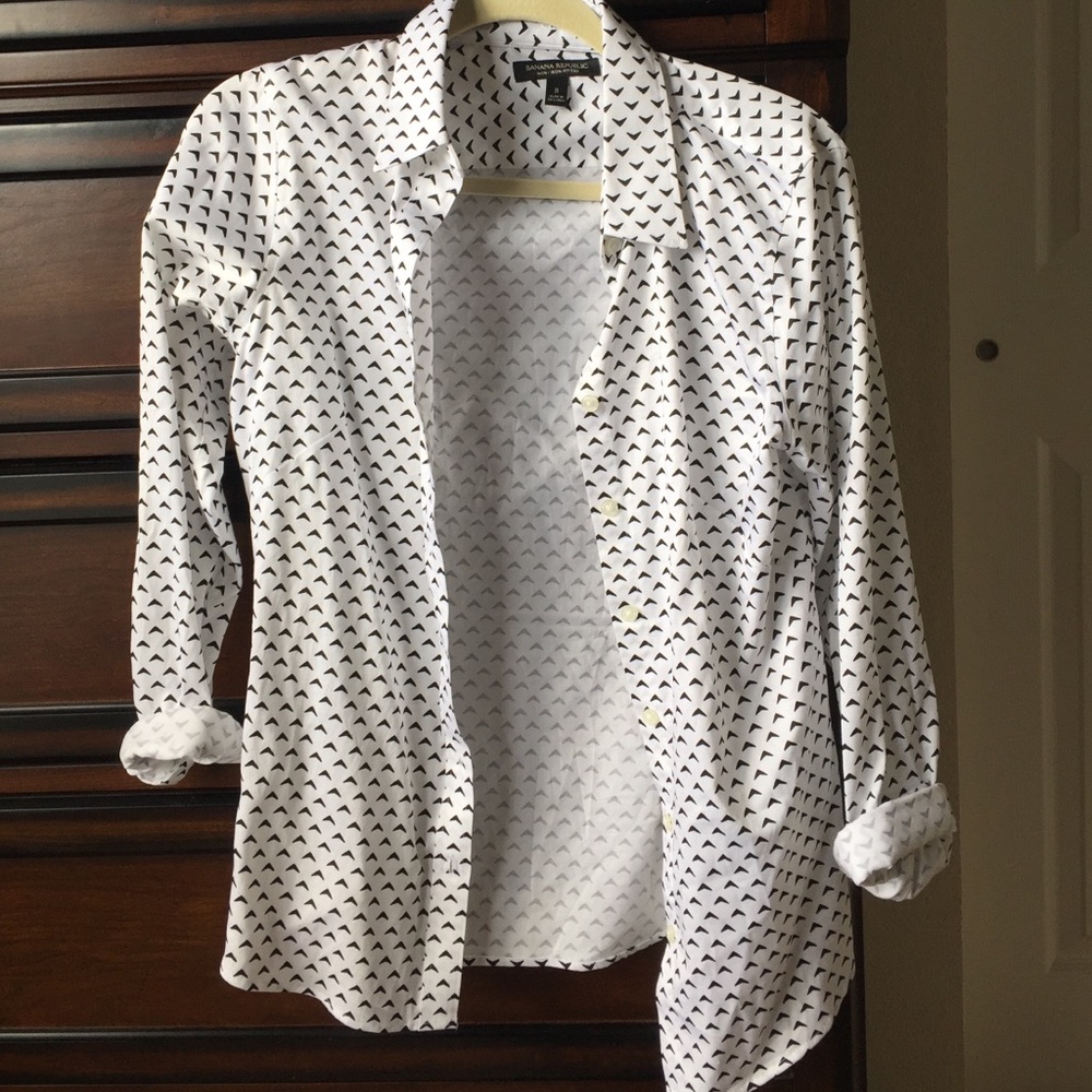 Banana Republic non-iron fitted blouse