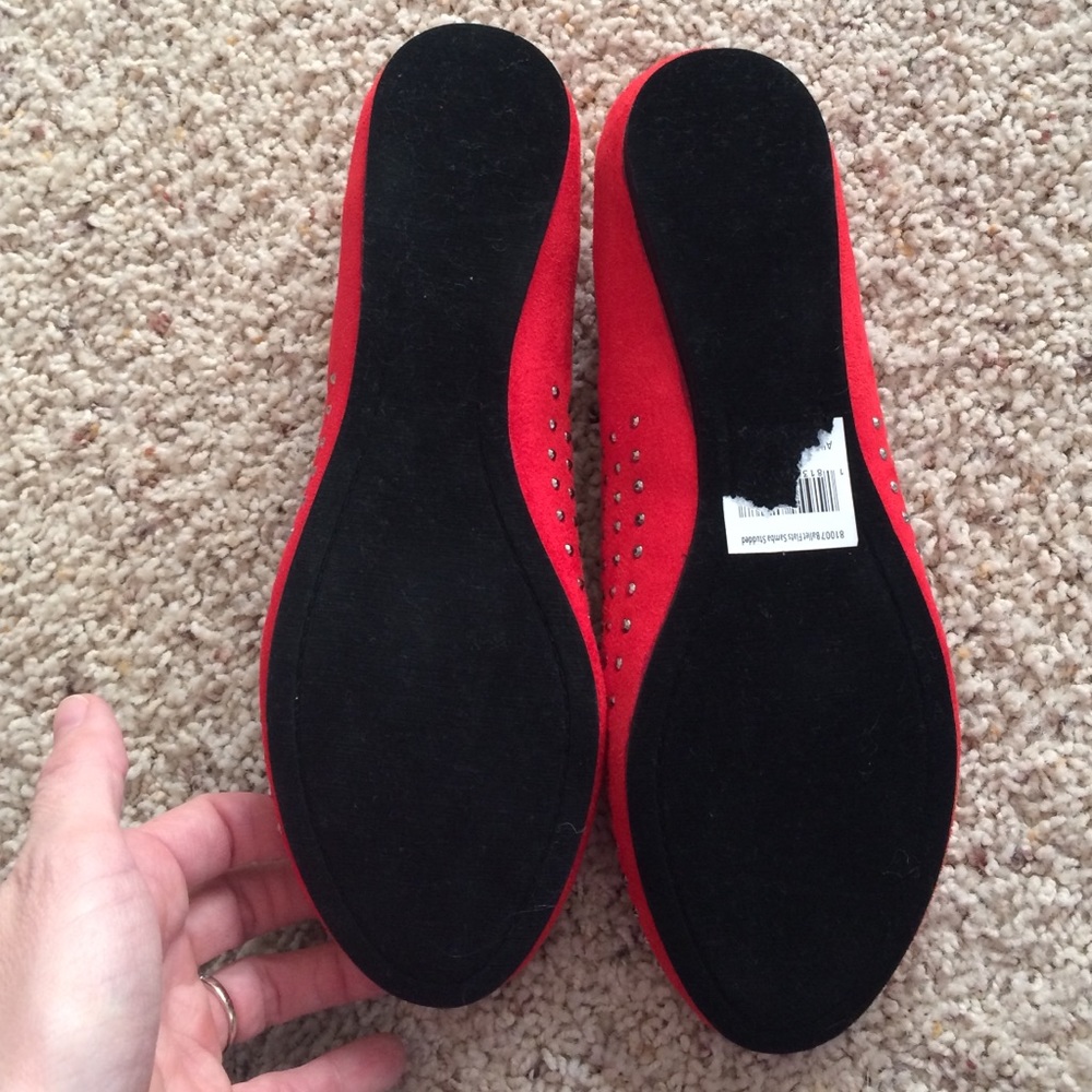 Red flats - Picture 2 of 2