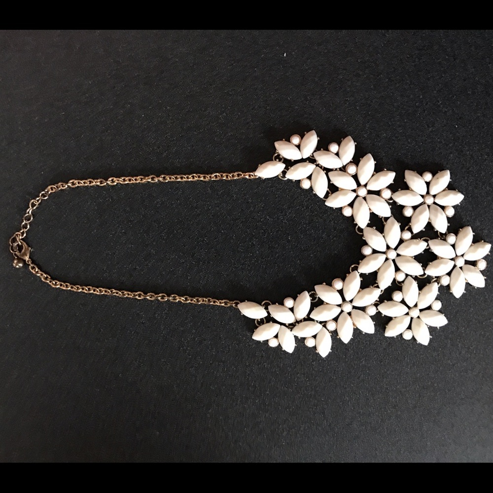 White flower statement necklace