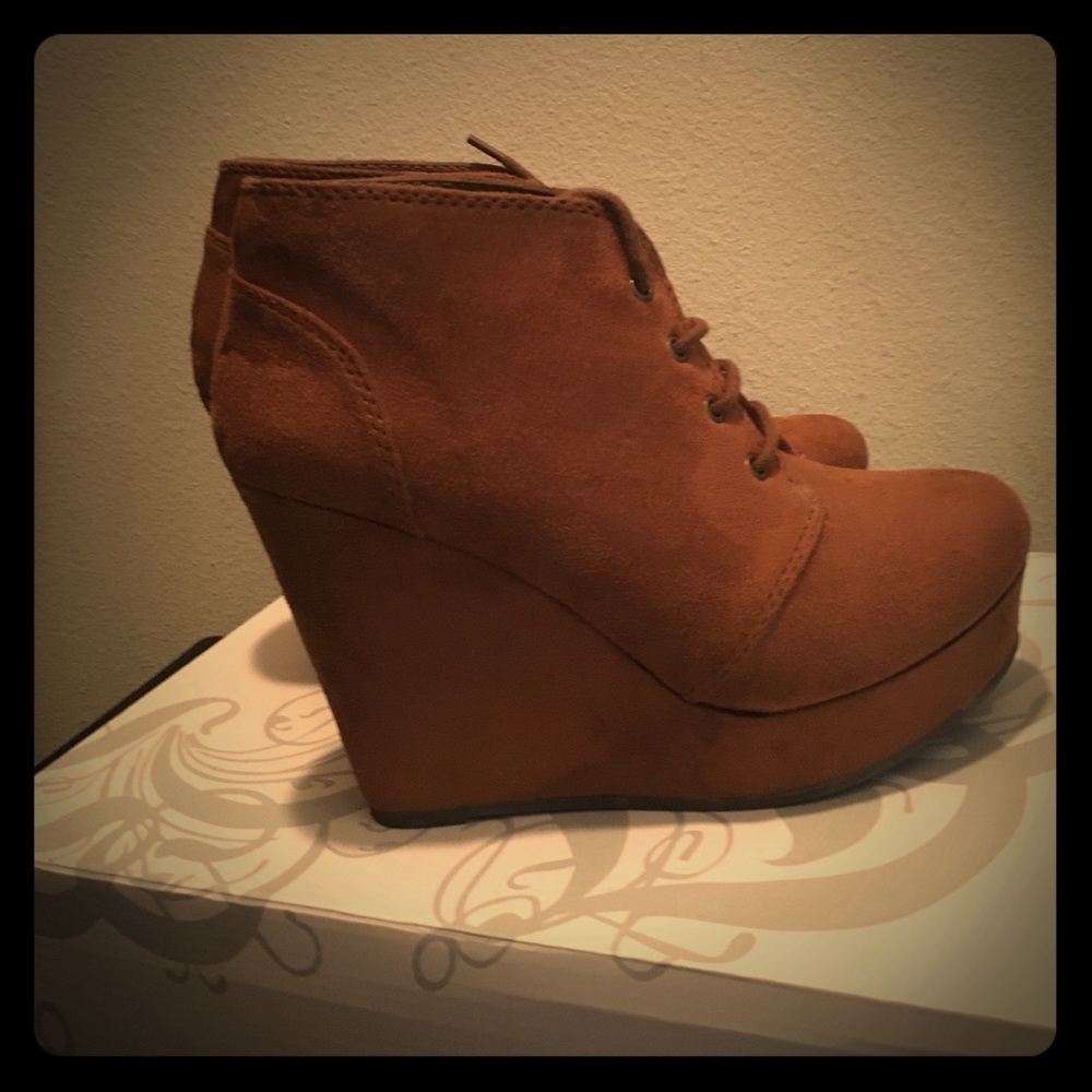Super Cute Wedge Boots