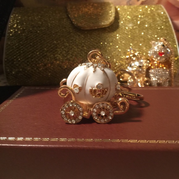 Crystal Pumpkin Keychain - Picture 3 of 3