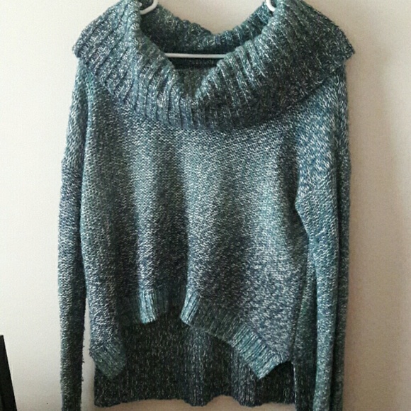American Eagle Outfitters Tops - Turquoise turtleneck top