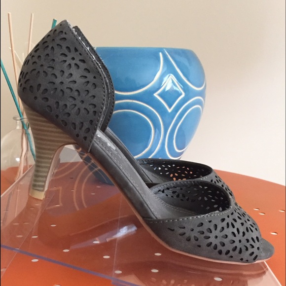 Brand new gray open toe heels! - Picture 2 of 4