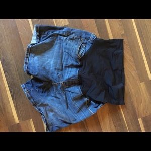 Maternity shorts