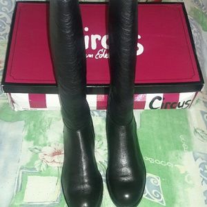 Women's footwear