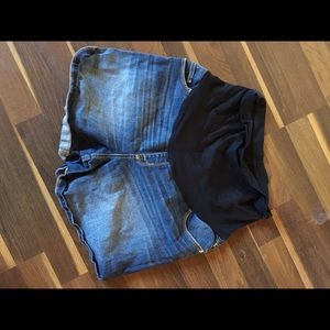 Maternity shorts