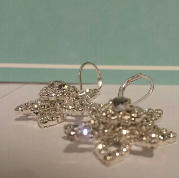 **SOLD**Rhinestone Star/pinwheel Earrings - Picture 2 of 4