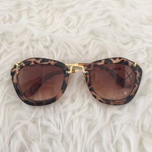 Tortoise shell Sunglasses