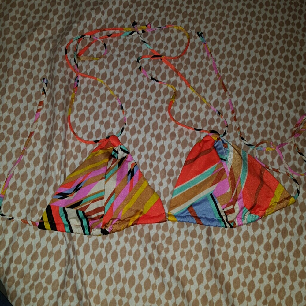 VS Teeny Triangle Knotted Bikini Top!!