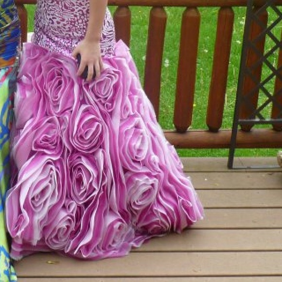 Prom dress - Picture 2 of 2