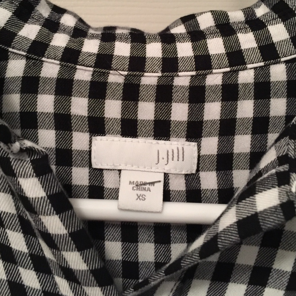 Checkered - Picture 2 of 4