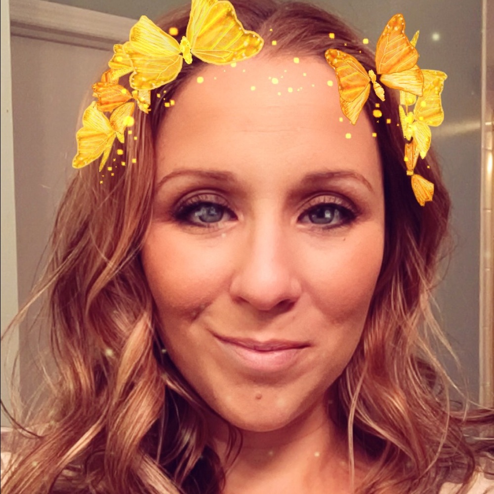 Meet your Posher, Danielle