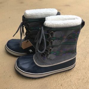 NWT Sorel boots, size 9