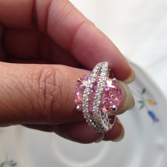 Beautiful silver tone ring stunning - Picture 4 of 4