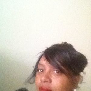 Meet your Posher, Dionne