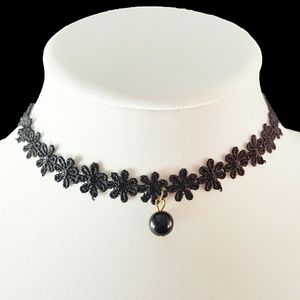 Cute Floral Choker with Ball Charm (black)