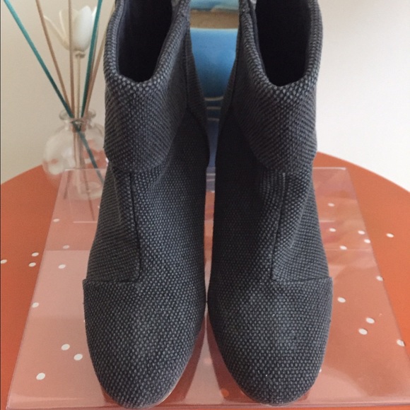 Comfy blue black canvas-like booties by Bucco! - Picture 2 of 4