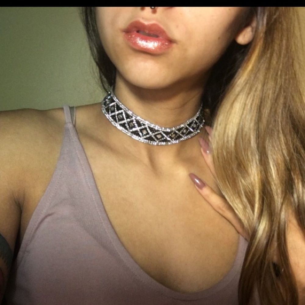 Black and white crystal choker