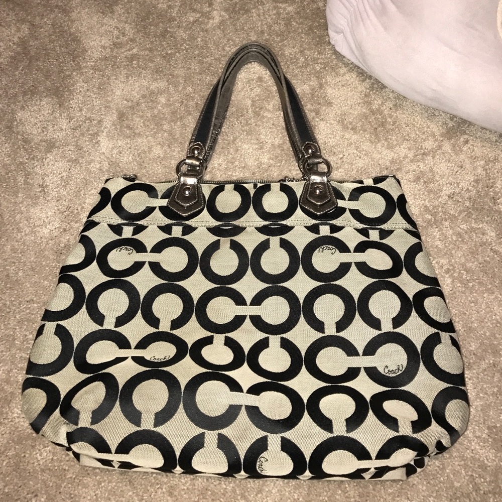 Large Coach purse! Perfect as a tote!