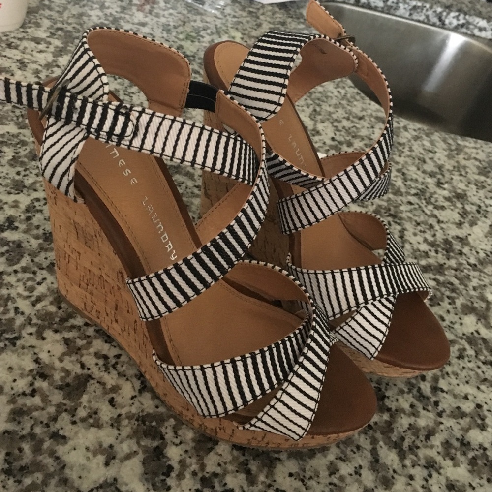 Chinese Laundry Wedges