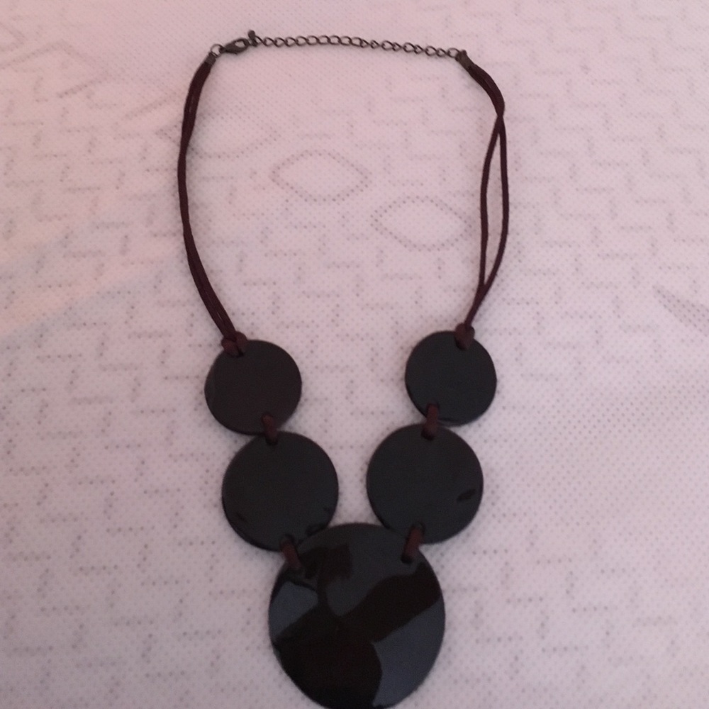 Timeless pristine brown  fashion necklace.