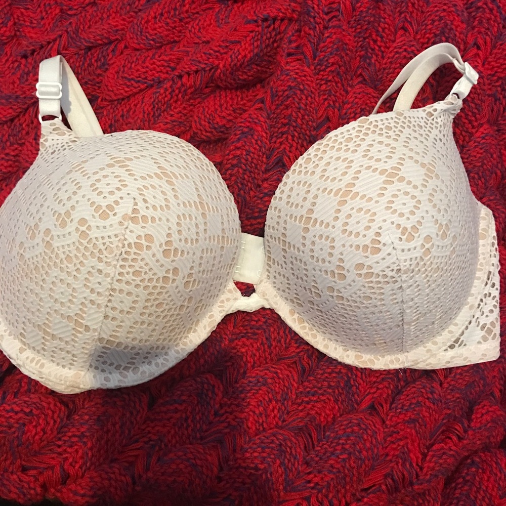 Victoria's Secret 36DD Push Up Bra