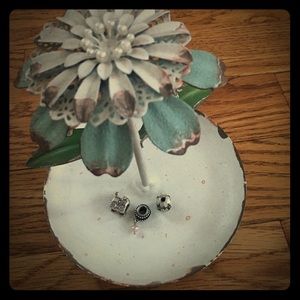 ❣LAST DAY❣ ~ 2 Pandora Charms 🎀