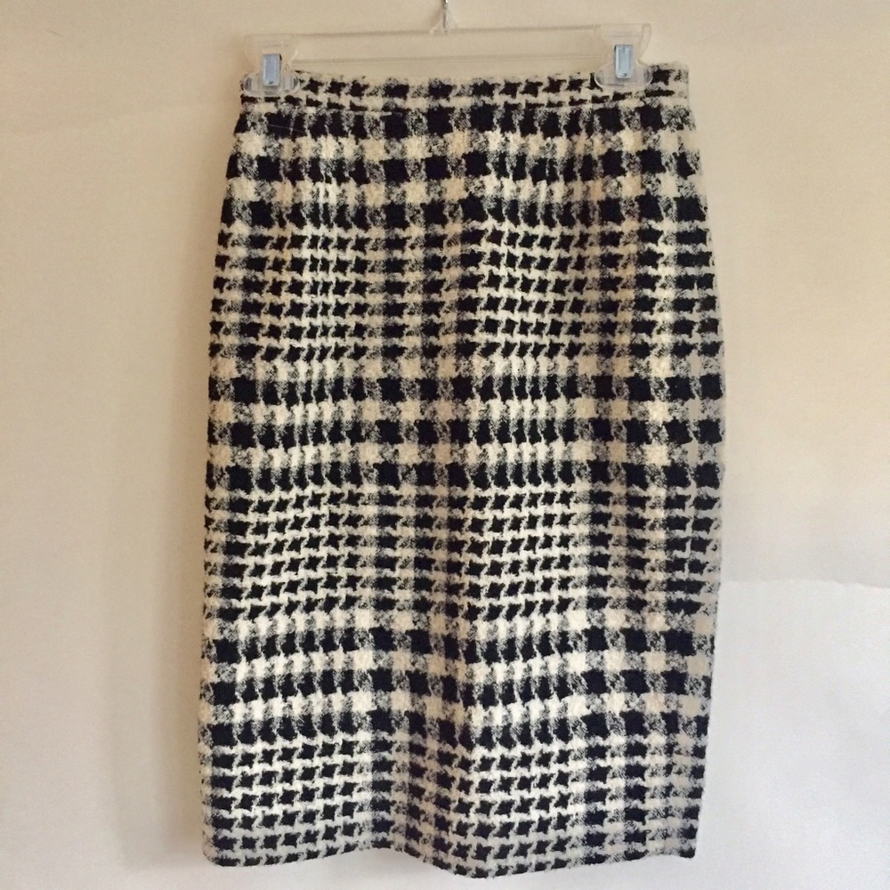 Vintage Emanuel Ungaro Black & White pencil skirt.