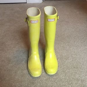 Yellow Hunter rain boots!