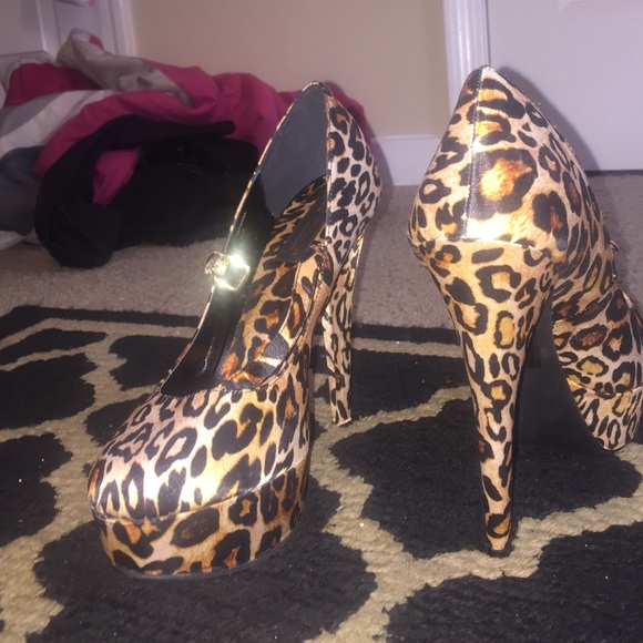 Leopard print heels - Picture 3 of 3