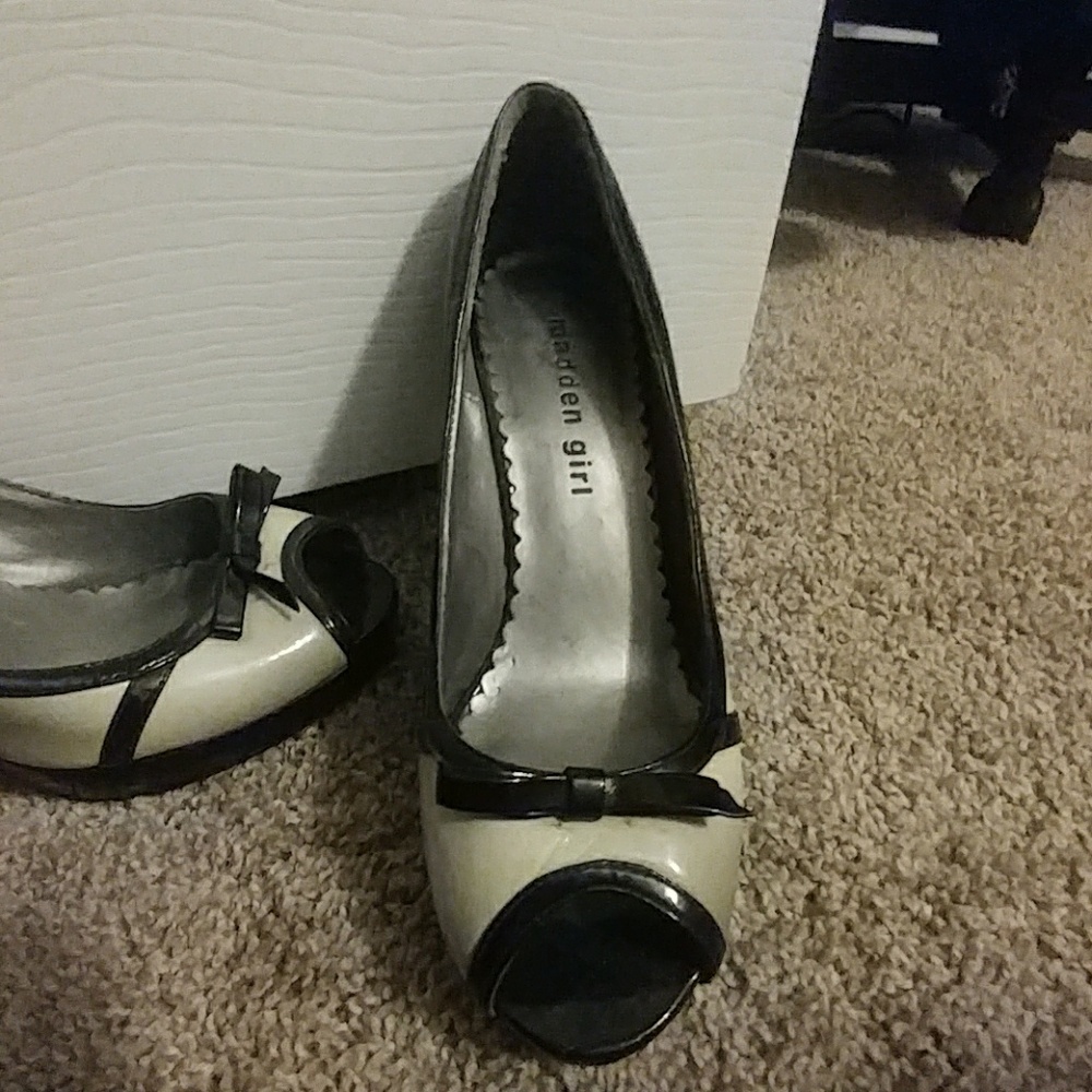 Heels - Picture 2 of 2