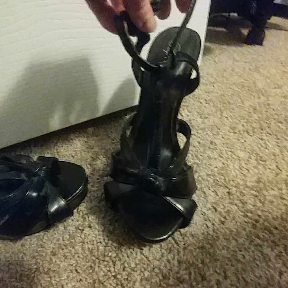 Heels - Picture 2 of 2