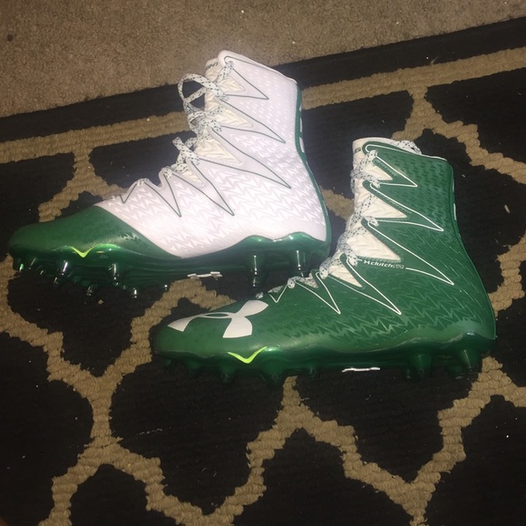 Football cleats - Picture 2 of 4