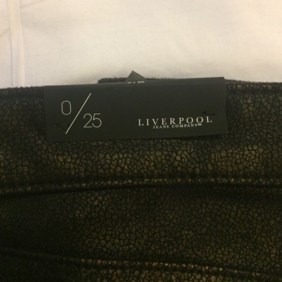 Black skinny pants. - Picture 3 of 4