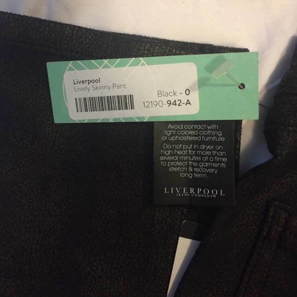 Black skinny pants. - Picture 4 of 4