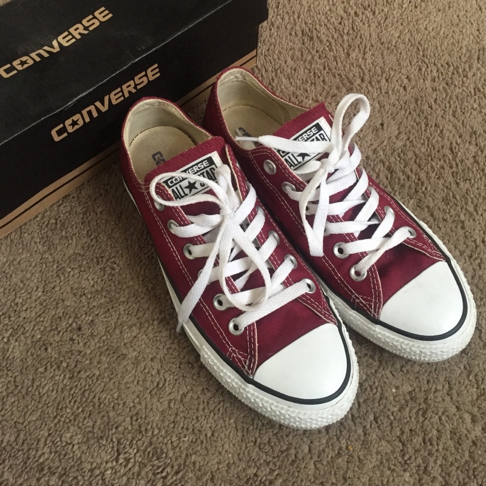 ‼️SOLD‼️Maroon Chucks