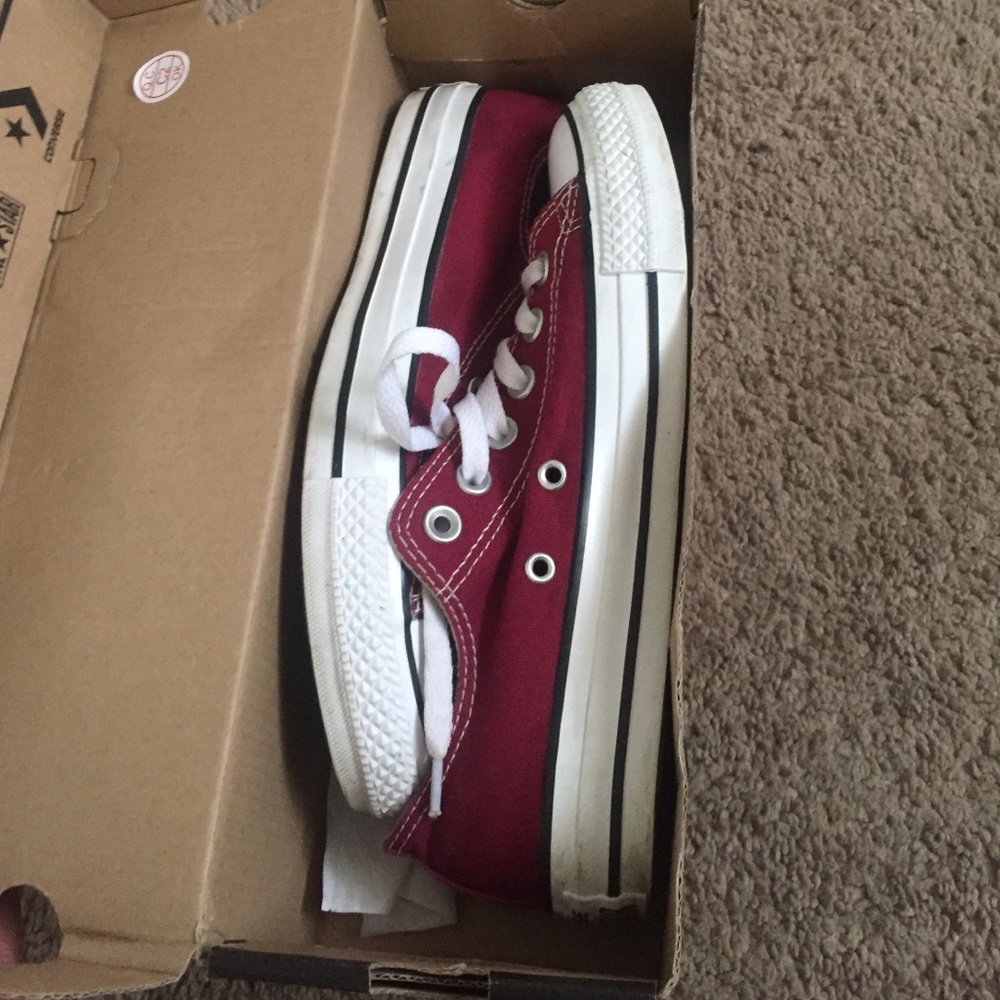 ‼️SOLD‼️Maroon Chucks - Picture 3 of 4