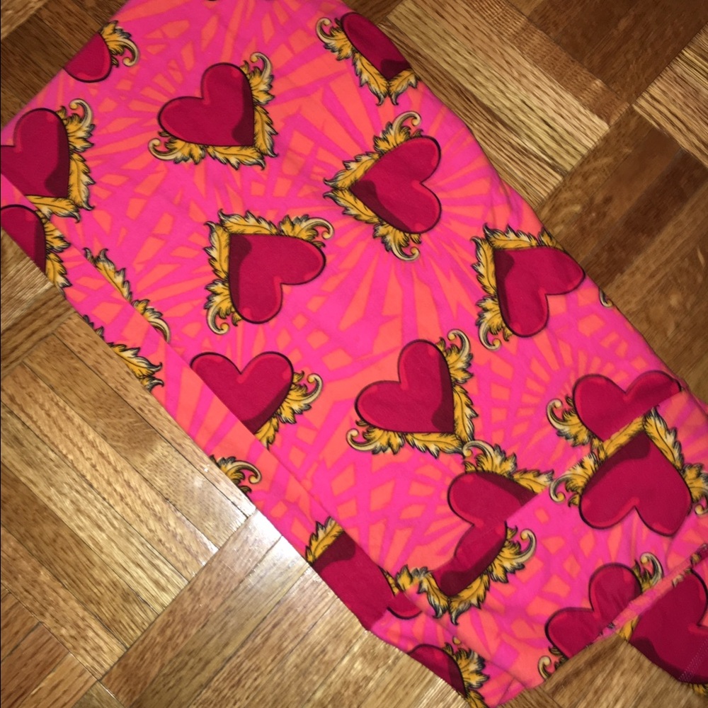 TC Valentine feather hearts LuLaRoe